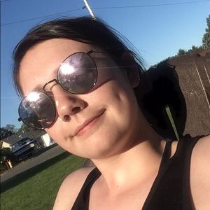 Meet your Posher, Eden